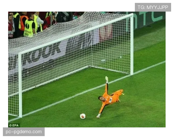 前裁判专栏：现行规则对防守方是否过于有利？点球判罚尺度引讨论